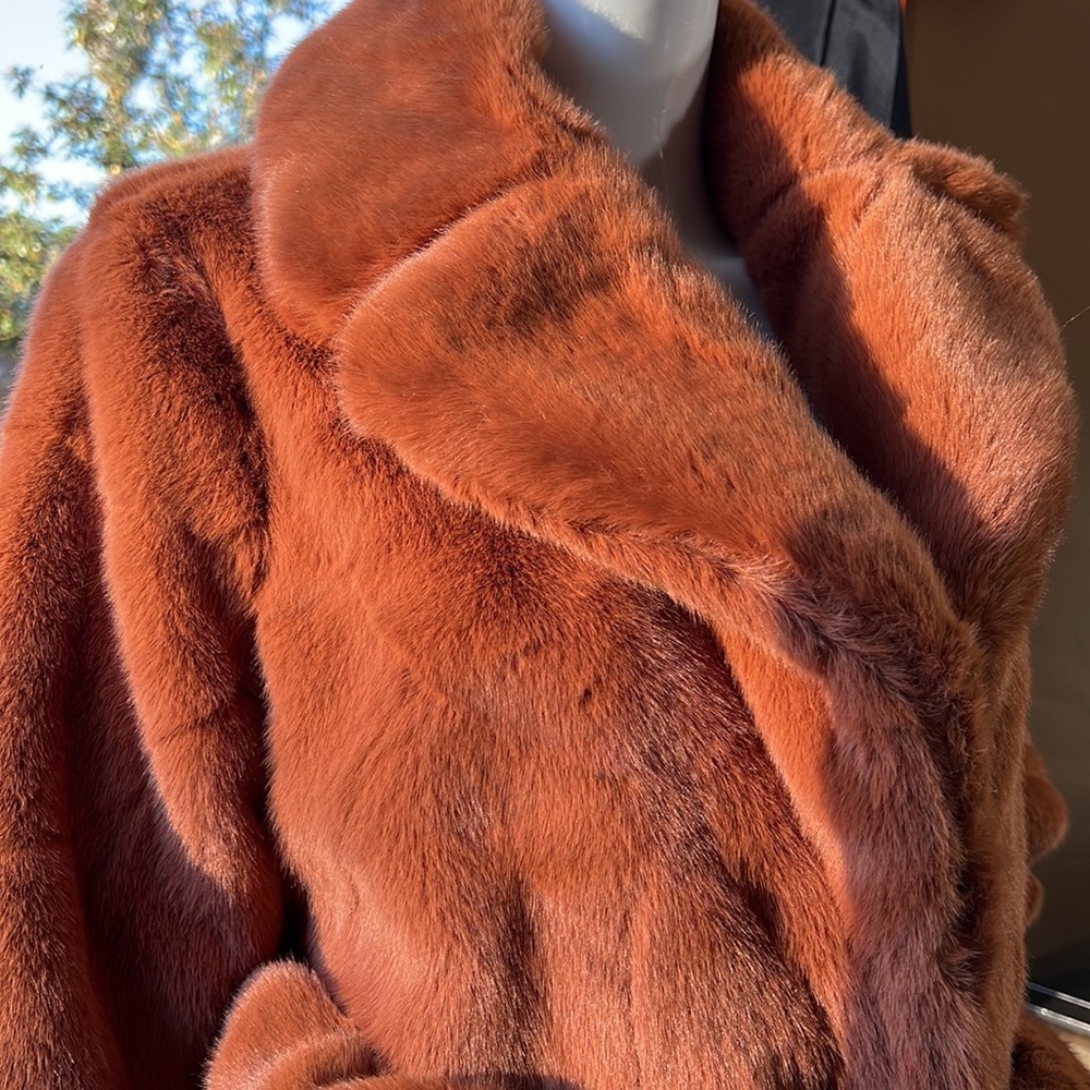 Etophe Studios RUST Faux Fur Lush Coat With Pockets Size: O/S NWOT - Picture 8 of 10